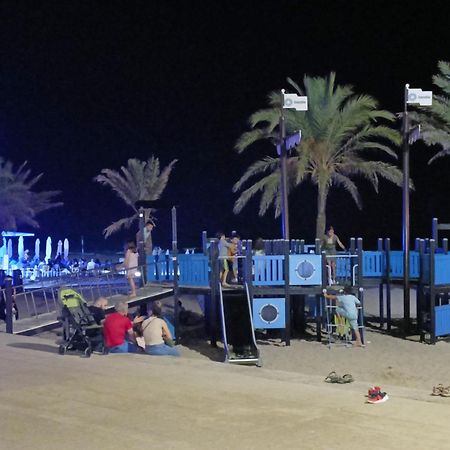 Mare De Deu, Vivienda Vacacional Para Familias Y Mayores De 25 Anos En El Grao De Gandia-Playa Playa de Gandia Екстер'єр фото