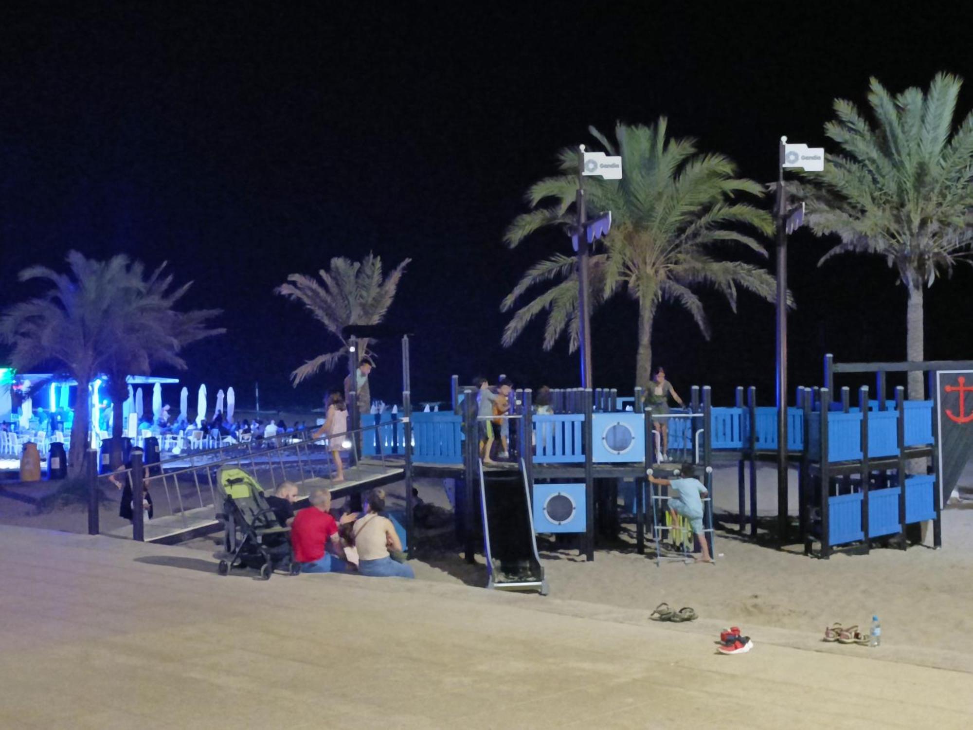Mare De Deu, Vivienda Vacacional Para Familias Y Mayores De 25 Anos En El Grao De Gandia-Playa Playa de Gandia Екстер'єр фото