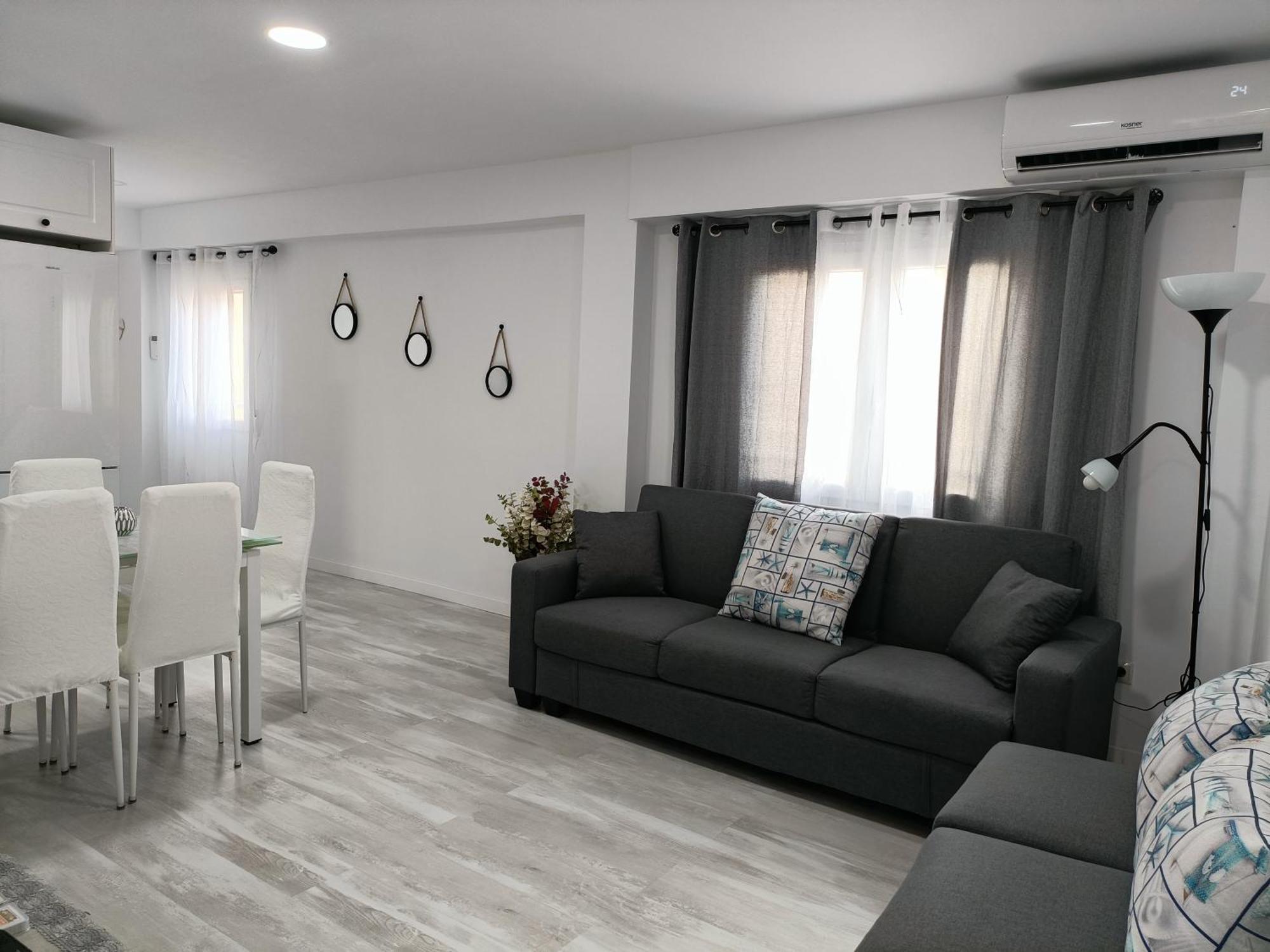 Mare De Deu, Vivienda Vacacional Para Familias Y Mayores De 25 Anos En El Grao De Gandia-Playa Playa de Gandia Екстер'єр фото